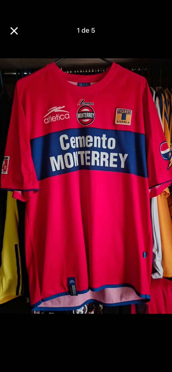 VENTATIGRES's tweet photo. 1997 talla L 
Roja xl 
1500 casa una https://t.co/8zXQabsDWo