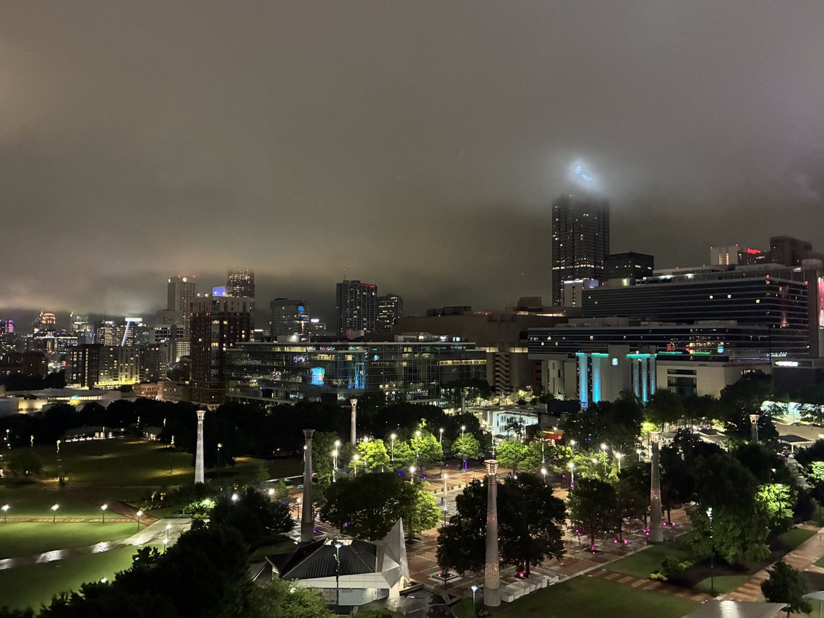 Sierra_Scanlan's tweet photo. Had soooooo much fun at @MomoCon as per usual, it’s absolutely my favorite event we do every year and it never fails to be a fantastic time :3 love u so much Atlanta until next year 🩵 https://t.co/TliWjNMHtS