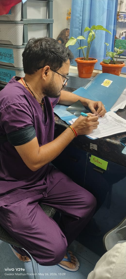 JitJain5's tweet photo. @SURAJSI291194 @NHM_MP @DrMohanYadav51 @rshuklabjp @ZeeMPCG @News18MP जब संविदा नीति 2023 के वो बिंदु जिसमे शोषित #संविदा_स्वास्थ्य_कर्मचारियों को हानि हो @NHM_MP द्वारा लागु कियें जा सकते हैँ 
तो फ़िर
संविदा नीति 2023 अनुसार NPS एवं स्वास्थ्य बीमा का लाभ क्यो नहीं दिया जा सकता?
#NHM_MP_ग्रेड_पे_विसंगती_दूर_करो
@DrMohanYadav51
@rshuklabjp
@ZeeMPCG https://t.co/rIwAkXBYz9
