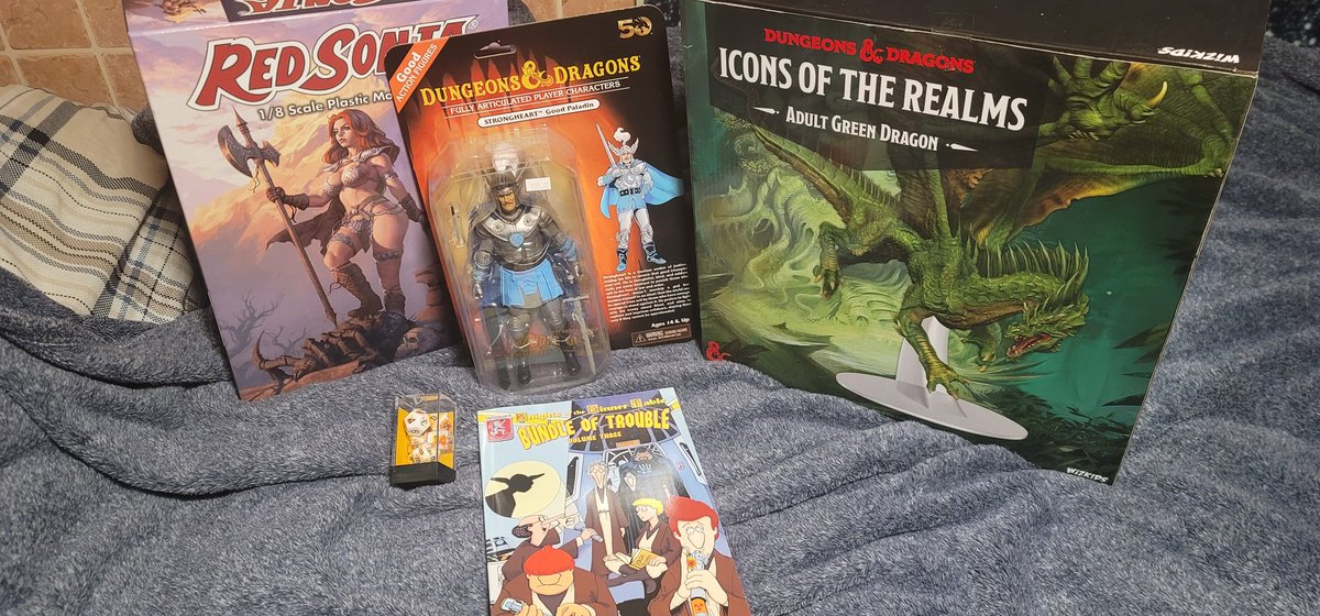 JamesVersus's tweet photo. Ladies and Gents we are running a new campaign in Dungeons and Dragons this coming Sunday and will be doing a random giveaway starting with the items below. Check out our #Twitch channel The Twenty Rollers and our YouTube under the same name. Look forward to seeing you all there. https://t.co/I8Tk9B9jtR
