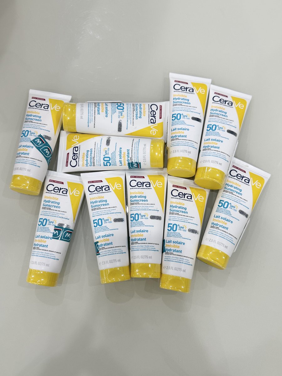 moonmating's tweet photo. เปิดแผงค้าบขายๆๆๆ

ครีมกันแดดเซราวี ขนาด 75ml
หลอดละ 250฿  ✅ (จากราคา530฿)
ส่งฟรีค่าา🥳🥳
สั่งซื้อทักdmได้เยยย

#CeraVeSunClubxPerthSanta
#เซราวีกันแดดตัวจบที่หมอผิวแนะนำ
#CeraVeThailand https://t.co/04pVNYICNu