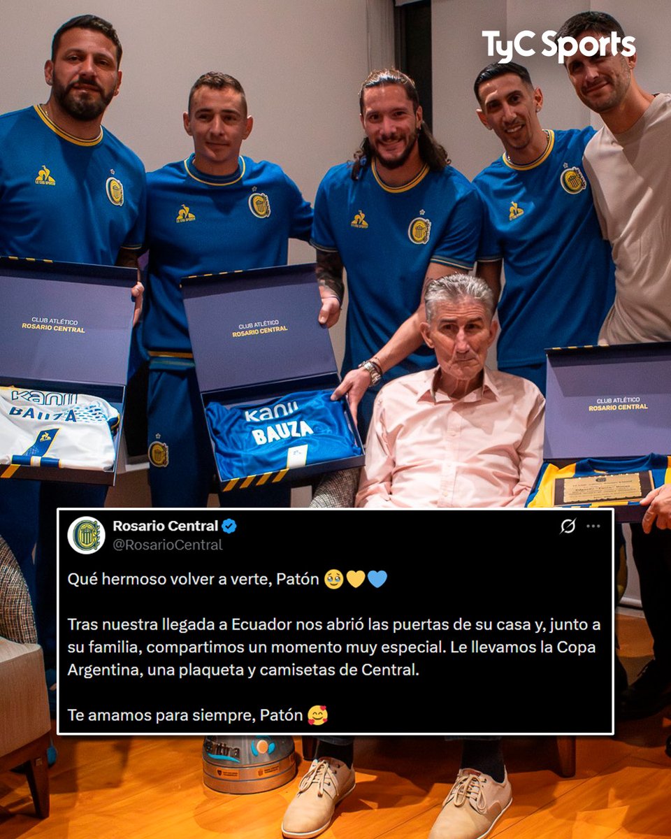 TyCSports's tweet photo. 🟡🔵👏 ¡EL GRAN GESTO DEL CANALLA CON EL PATÓN!

En la previa al duelo ante Independiente del Valle en la #CopaLibertadores, los jugadores de Rosario Central visitaron a Edgardo Bauza y le llevaron la Copa Argentina, una plaqueta y camisetas del conjunto rosarino. https://t.co/WX4QVGy4Qx