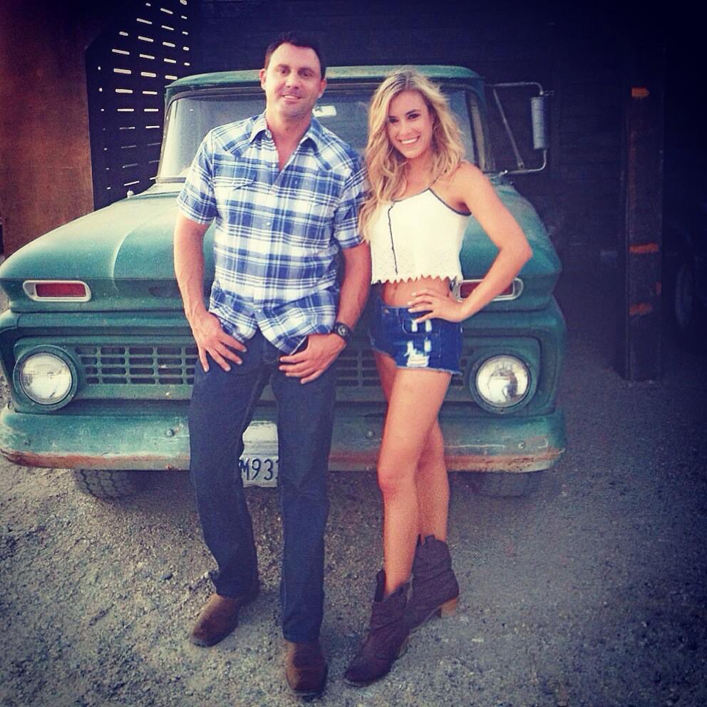 JayTighe's tweet photo. 🚩 Dug into the behind-the-scenes scrapbook from my very first music video… RED FLAGS. 🎬❤️

A lot of fun memories in these photos!

#countrymusic #behindthescenes #redflags #jaytighe #musicvideo https://t.co/kZzlWARxBx