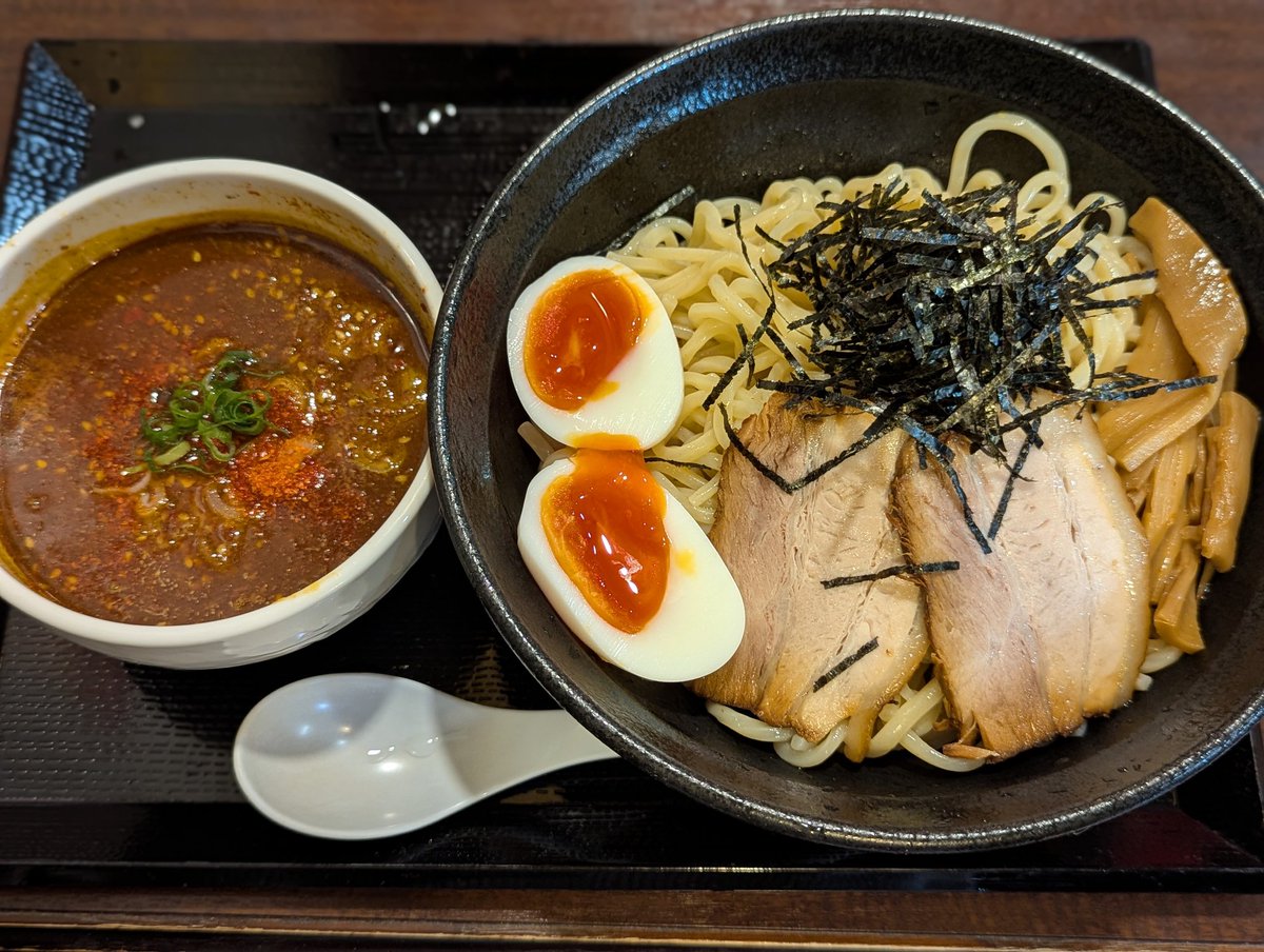 ramenfool's tweet photo. 味玉入り辛つけ麺・中盛・辛さ３🍜
わりとしっかり辛🔥うまし😋
ラーメン堂 極
仙台市宮城野区田子新入１０ https://t.co/DjfJIWKITI