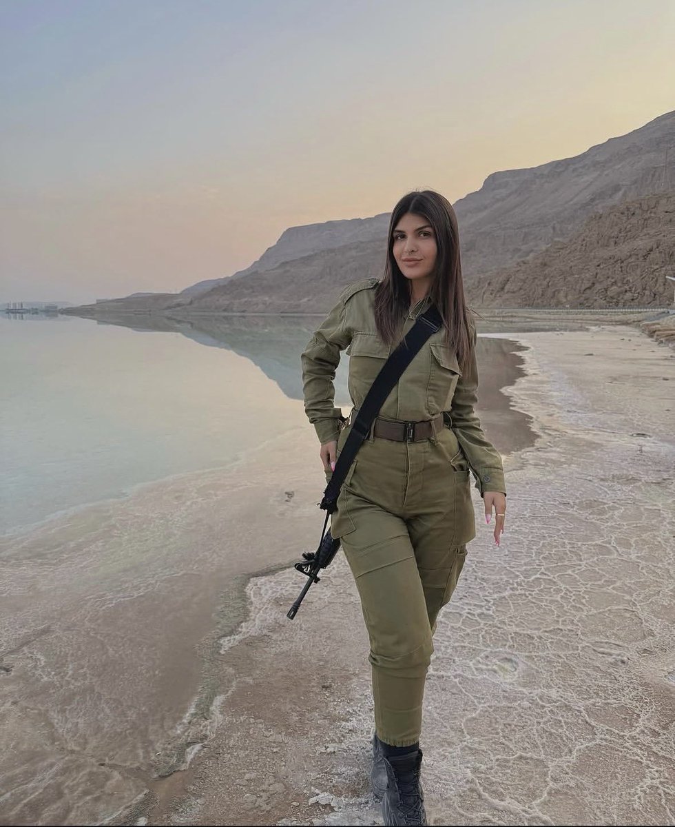 AGAMMOYALe891's tweet photo. I stand with with the IDF. Are you with us? 🇮🇱🇺🇸 https://t.co/hWpVKjQda0