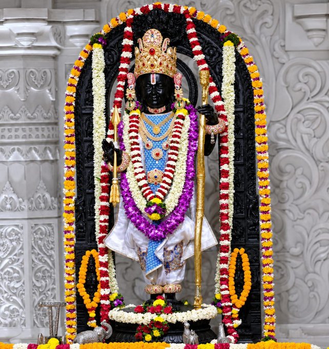 Zee24Kalak's tweet photo. અયોધ્યાથી કરો શ્રી રામલલ્લાના અલૌકિક દર્શન...

#JaiShriRam #RamMandir #Ayodhya #RamLalla #ayodhyarammandir #rammandirayodhya #RamTemple #Ramm #RamTempleAyodhya https://t.co/SbKSzFyKxA