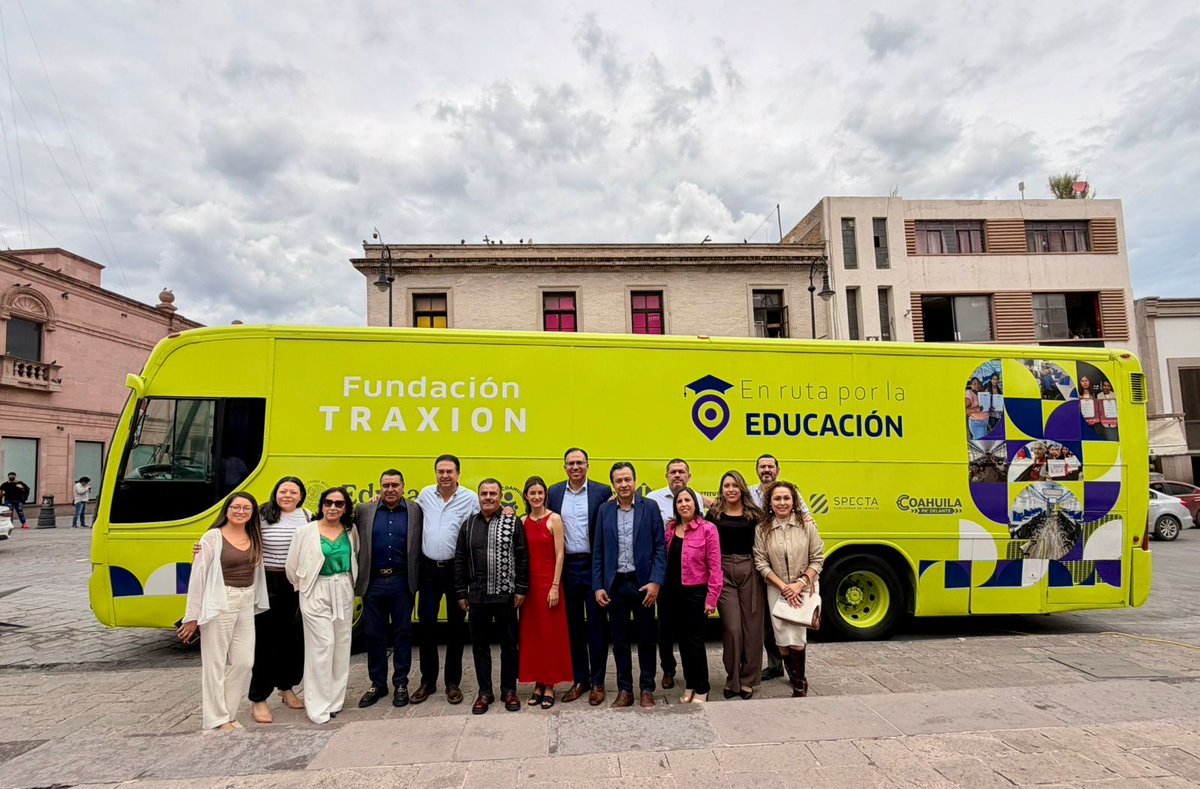 ArmandoContCast's tweet photo. Durante la gira de trabajo que llevamos a cabo en #Coahuila, pude reafirmar que, trabajando en coordinación, seguiremos llevando más oportunidades de aprendizaje y transformación a cada rincón del estado.

Como parte de esta agenda, dimos el banderazo de salida a la ruta de las Aulas Móviles de Fundación @TraxionMX, visitamos la Plaza Comunitaria “La Madriguera” y concluimos con una reunión de trabajo en el IEEA Coahuila, junto con toda su estructura institucional, fortaleciendo el trabajo en equipo y la atención educativa para las y los coahuilenses.

Agradezco al gran equipo del @IEEACOAHUILA por este valioso encuentro y por el compromiso que demuestran todos los días con la educación y el bienestar de la población.