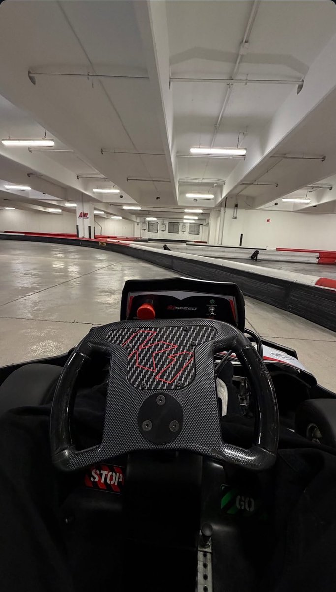 darismoonx's tweet photo. ——— 🏎️🛞🖤🚦🏁 https://t.co/QgGLiHNd6k