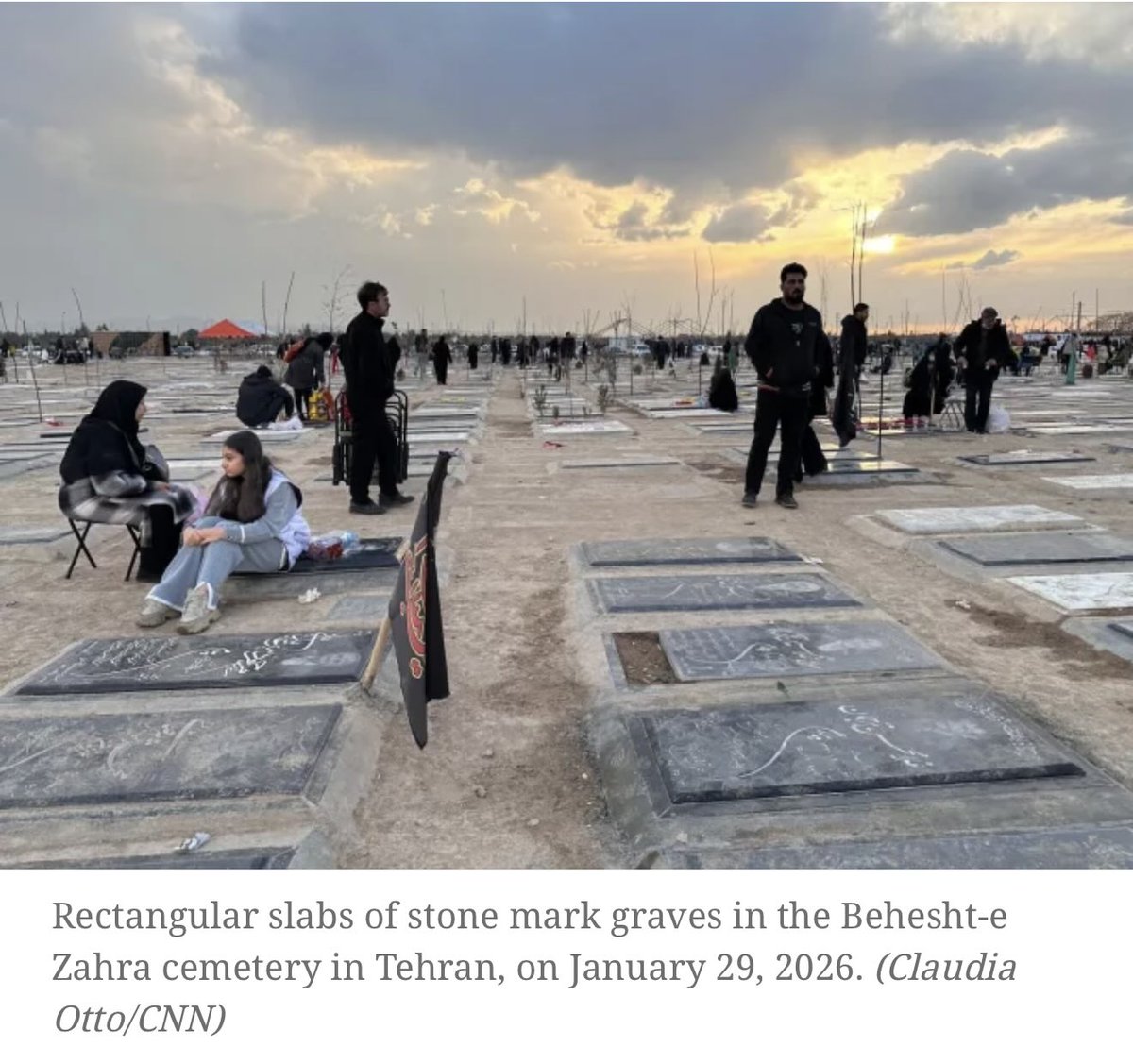 VariedViewpoint's tweet photo. @bankai_ban @Dr_Duryea @beanfield @RT_com Here is a picture from a CNN article. https://t.co/ocDq1WPfrb