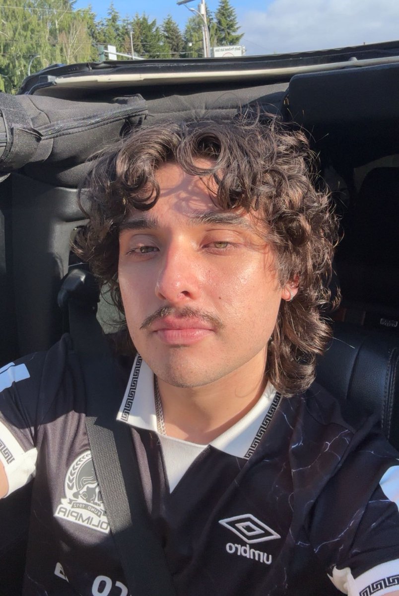 LuisLovesGoats's tweet photo. i think i’m cursed ngl https://t.co/hfsT4cPc19