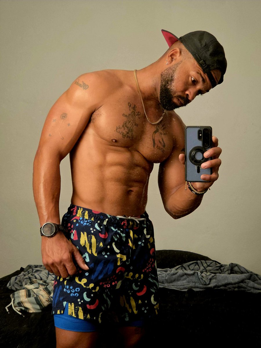 unselfishfun's tweet photo. Night run over, shower then bed. https://t.co/5SVsCW1Y7E