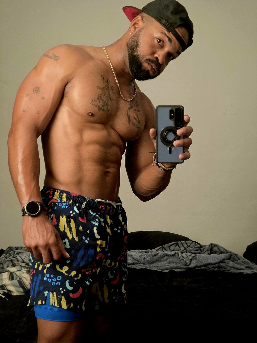 unselfishfun's tweet photo. Night run over, shower then bed. https://t.co/5SVsCW1Y7E