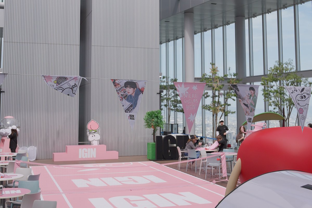 oricon's tweet photo. BTS・Jinがアンバサダー「IGIN(アイギン)」
ポップアップストア、全国巡回が決定💜

「IGIN PARK」
Jinの大型モニュメントやサイン展示
100種類以上のグッズ販売も❗️
https://t.co/Zou96VF3o9

#BTS https://t.co/3aIHKyUwY1