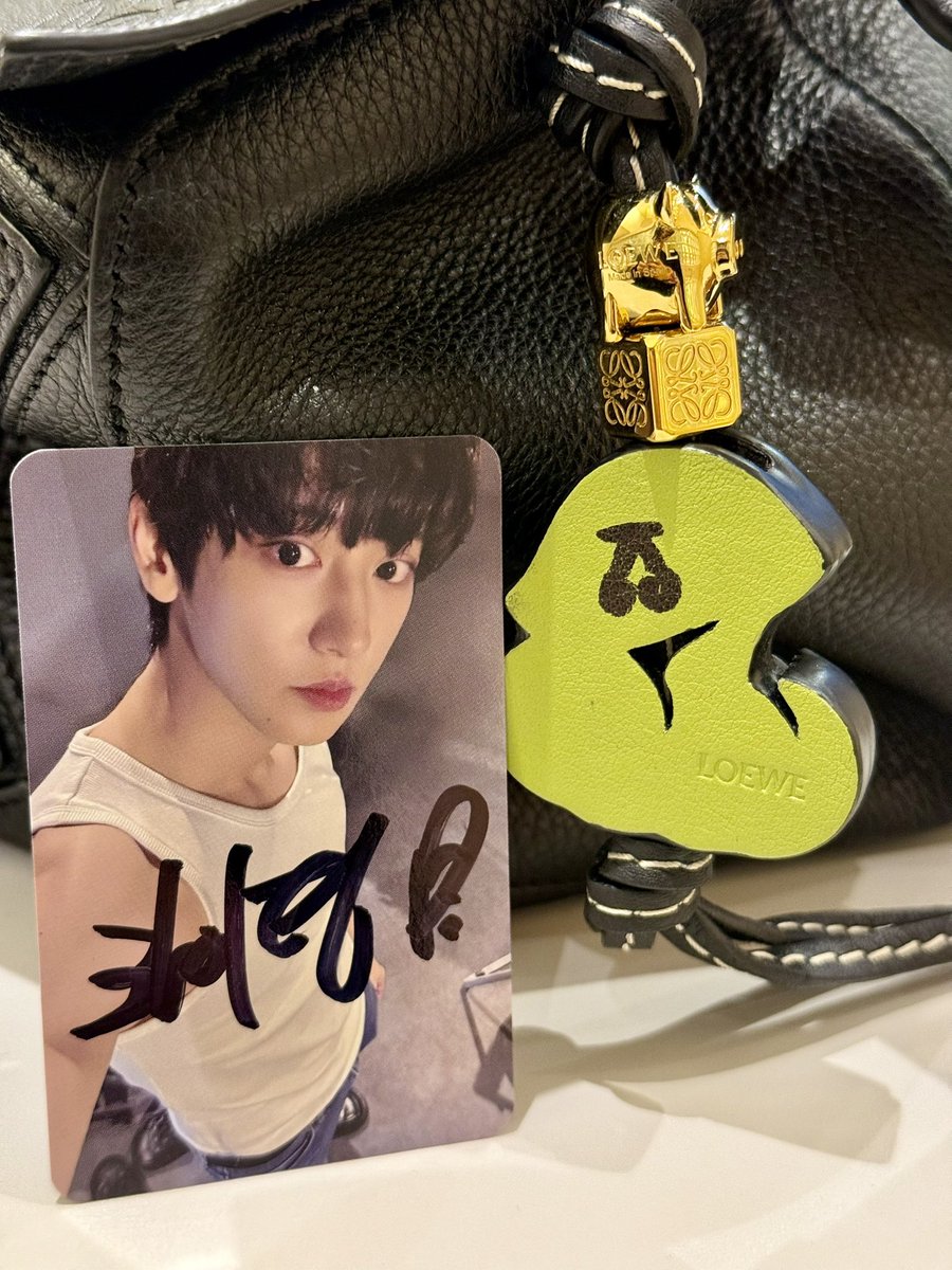 AkasoHeart's tweet photo. ชั้นขอรีรันความน่ารักของพี่ชาน 
จากใจพี่คนโต ชั้นอยากมีพี่ชายแบบฮี เพราะฮีซัพพอร์ททีฟมาก แนะนำดี แล้วก็energy + มาก 
คนที่ตามเราจะรู้เลยว่าพี่เขาอบอุ่นแค่ไหนเรื่องส่วนใหญ่ที่เราคุยกับพี่ จะเป็นเรื่องการทำเพลง การทำดนตรี ออกกำลังกายแล้วพี่เขาแนะนำดีมาก คิดถึงงง่ะ https://t.co/palr3Cnd0e