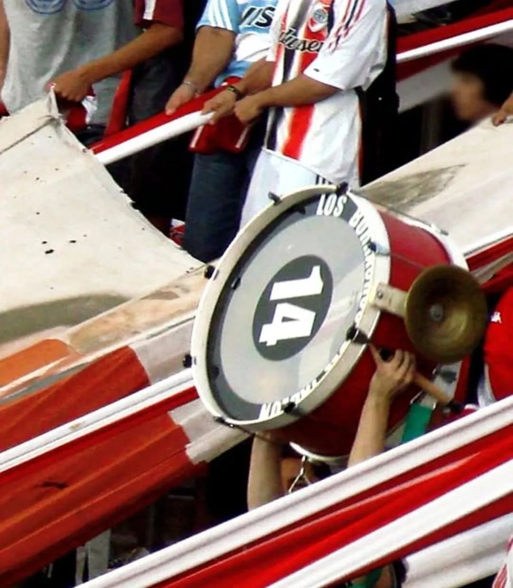 River_LBT14's tweet photo. HOY JUEGA RIVER ⚪️🔴⚪️ https://t.co/zgnhNlk2K0