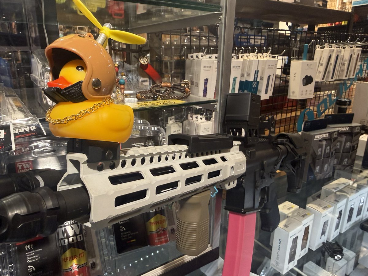 TRAILARMS's tweet photo. ⛱️TRAIL ARMS 営業のお知らせ⛱️
🕐 本日 13:00〜21:00 （シューティングレンジ最終受付 19:00）

駐車場は 店舗正面または裏側の従業員駐車場をご利用ください🅿️
⚠️ お値段がついていない商品もございます。 気になる商品がありましたら、お気軽にお声がけください👌
📦 買取査定 強化中‼️ エアガン・ガスガン・モデルガン 装備品・パーツ・ジャンク品までOK🔥
「これ売れるかな？」 どんな物でも、ぜひお持ちください👍

本日もご来店お待ちしております🔥💁‍♀️

 #サバゲー #エアガン #買取査定 #東京マルイ #エボルト #pelican #TMcraft #b2i #シューティングレンジ