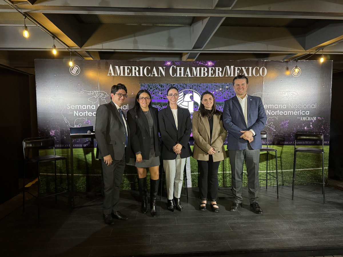 AmChamMexico's tweet photo. 🛡️En el juego global, la innovación también necesita defensa.

Carolina Pérez (@IMPI_Mexico), Gloria Niembro (Chevez Ruiz Zamarripa), @SteffSMS (Senado de la República) y @ManuelHacesA (@Meta) dialogan sobre propiedad intelectual, protección de marca y los retos que trae el escenario mundial rumbo a 2026.