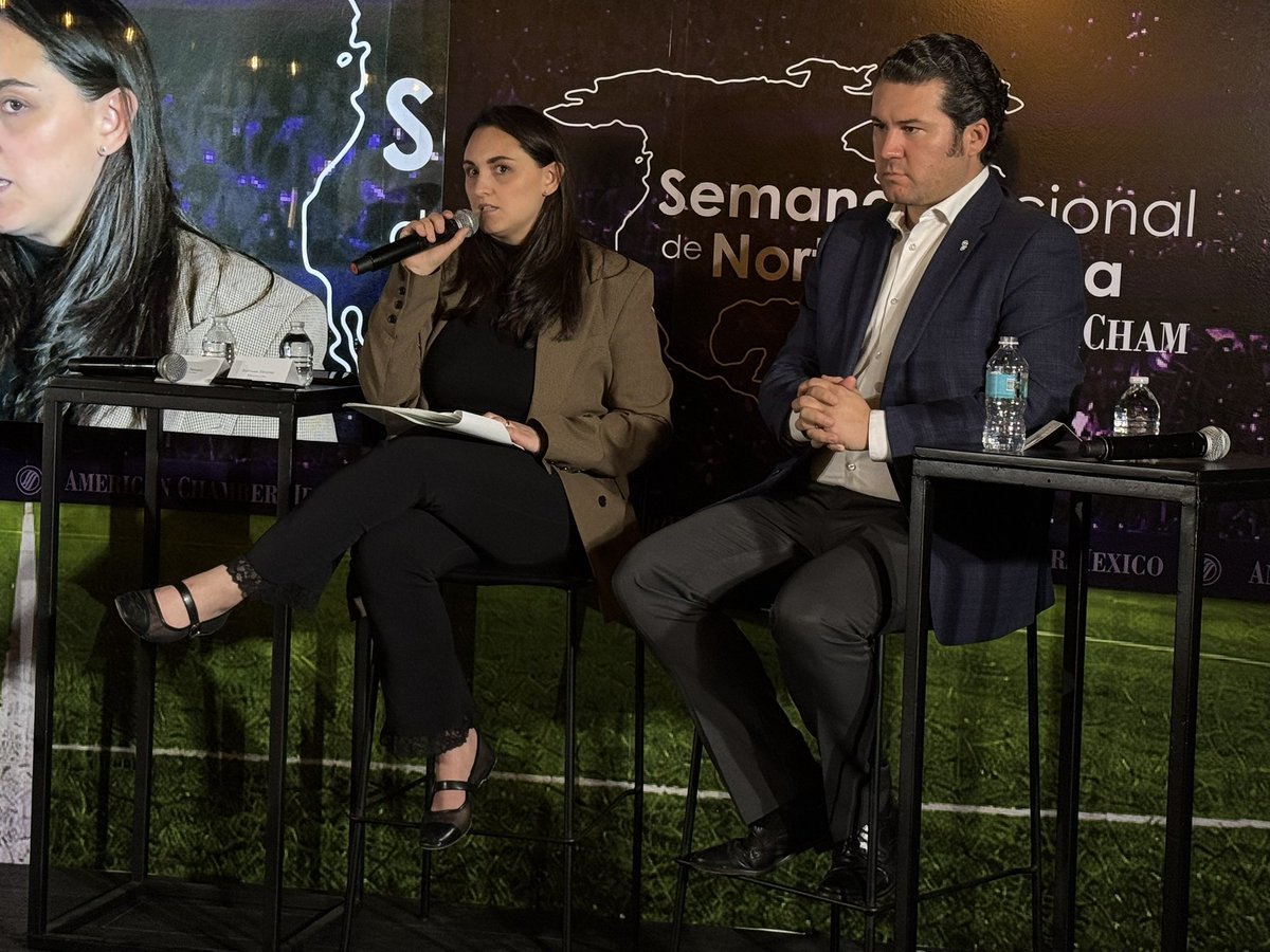 AmChamMexico's tweet photo. 🛡️En el juego global, la innovación también necesita defensa.

Carolina Pérez (@IMPI_Mexico), Gloria Niembro (Chevez Ruiz Zamarripa), @SteffSMS (Senado de la República) y @ManuelHacesA (@Meta) dialogan sobre propiedad intelectual, protección de marca y los retos que trae el escenario mundial rumbo a 2026.