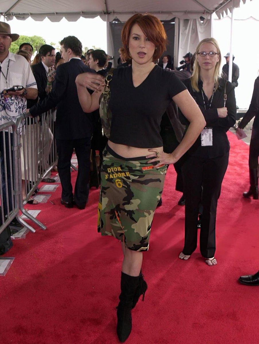whotfisjovana's tweet photo. Jennifer Tilly… the diva you are!!!! this outfit is not talked enough about and how cunty the camo actually is https://t.co/CHhrajhEDh