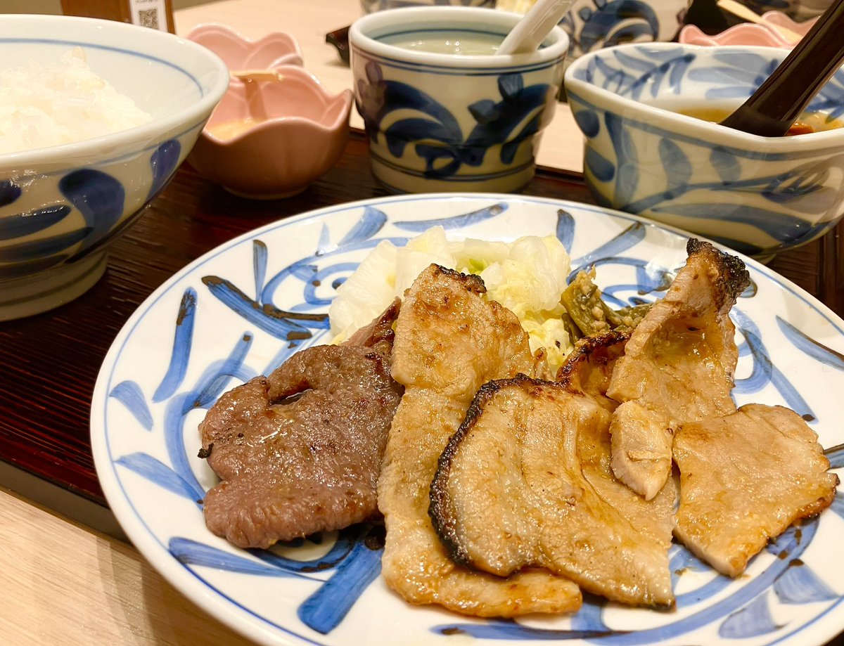 spujapan's tweet photo. こんにちは〜(*'ω'*)✨
東京は晴れ☀️

昨日はGメンの大先輩と一緒に、牛たんランチに行きました♡お昼から豪華✨
いろいろお話しして楽しかったです😊

今日の中の人はお休み〜♪ﾙﾝ
皆さまは、今日も一日ご安全に😊

#企業公式が地元の天気を言い合う
#企業公式相互フォロー
#企業公式春のフォロー祭 https://t.co/bHdhNF40gE