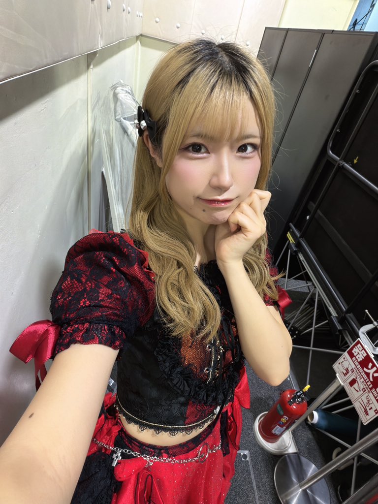 mogu2_mizuki's tweet photo. 気に入った曲何回も聞いちゃうタイプなんだけどみんなはどう？🎧
おすすめの曲もあったら教えてー！ https://t.co/VSBhghoay1