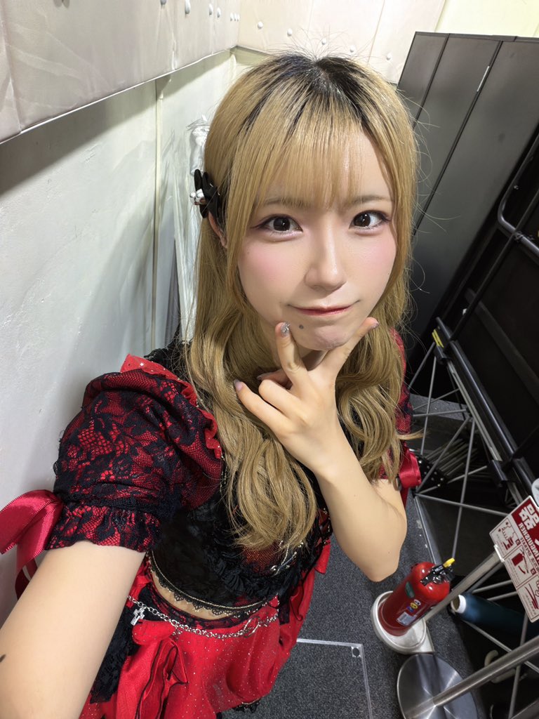 mogu2_mizuki's tweet photo. 気に入った曲何回も聞いちゃうタイプなんだけどみんなはどう？🎧
おすすめの曲もあったら教えてー！ https://t.co/VSBhghoay1