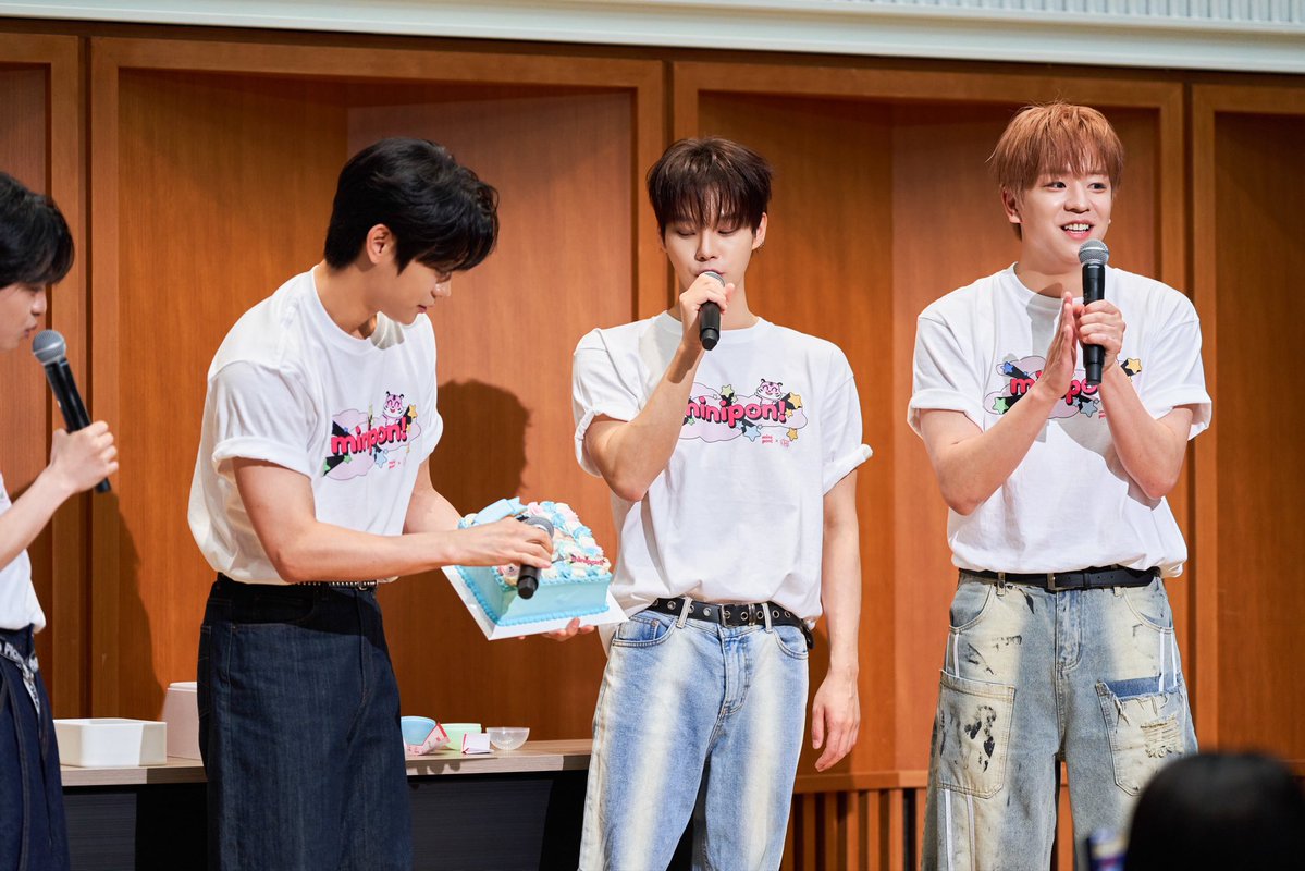 bibinews_media's tweet photo. 【現地レポ】メンバーの笑顔が弾けた神イベントを徹底プレイバック！ORβIT×minipon! スペシャルイベント完全レポ！ 

イベントを楽しむメンバーたちの限定オフショットも公開中🪄

EαRTHの皆さん必見です❤️‍🔥

▼詳しくはこちら
https://t.co/sjZHk3IVeQ

 #ORβIT  #EαRTH  #오르빗  #minipon  #ミニポン https://t.co/K0d1PNgoQL