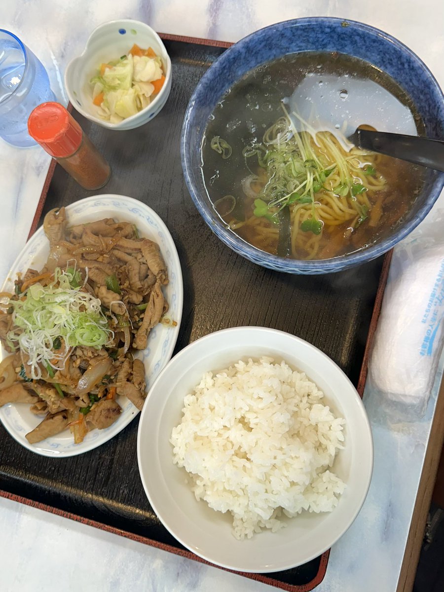 _aomasa_'s tweet photo. 那珂市
華林　さん🥰

ホルモンセット
ホルモン炒め・ライス・ミニらーめん・漬物

駐車場も店内も広々😃メニューも豊富です🥳店員さんも優しい笑顔で丁寧な接客🥰

鶏ガラの旨味😋お醤油のコク🤤ツルモチ麺にスープが纏いめっちゃ美味い🥳
ピリ辛にんにく炒めのホル���ンも柔らかくご飯🍚もふっくらでめっちゃ美味い🥰
塩梅ちょうど���いお漬物も最高でしたー😋
ボリューム満点お腹いっぱいです🥹
めっちゃくちゃ美味しかったです🤗
ご馳走様でした🙏