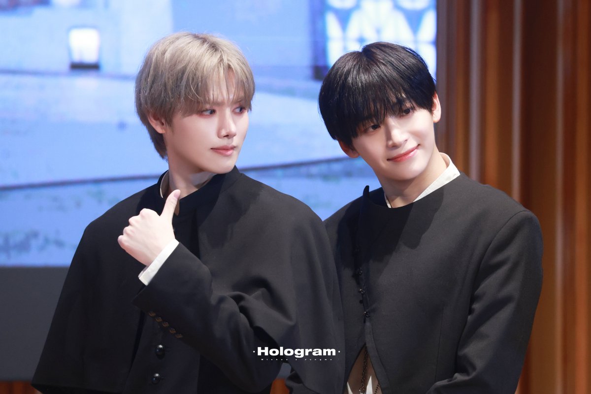 Hologram36's tweet photo. 🤪｜260501 am
#민희 #정모 #미니모 #크래비티 https://t.co/7Uv0Z6asH0