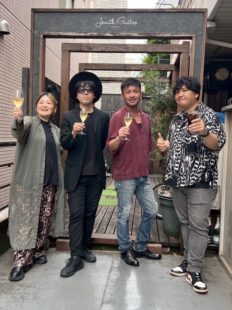 InMasterPiece5's tweet photo. 日曜日は代官山ジェニスガストロ
ユウキ＆MARONYバースデーライブ
賑々しく最高にHAPPYな時間となりました✨
ご来場、ご視聴、ありがとうございました‼️

配信アーカイブは販売中です❤️‍🔥
何度でも👍
https://t.co/irfjvXyuBd https://t.co/tkKVTKz89x