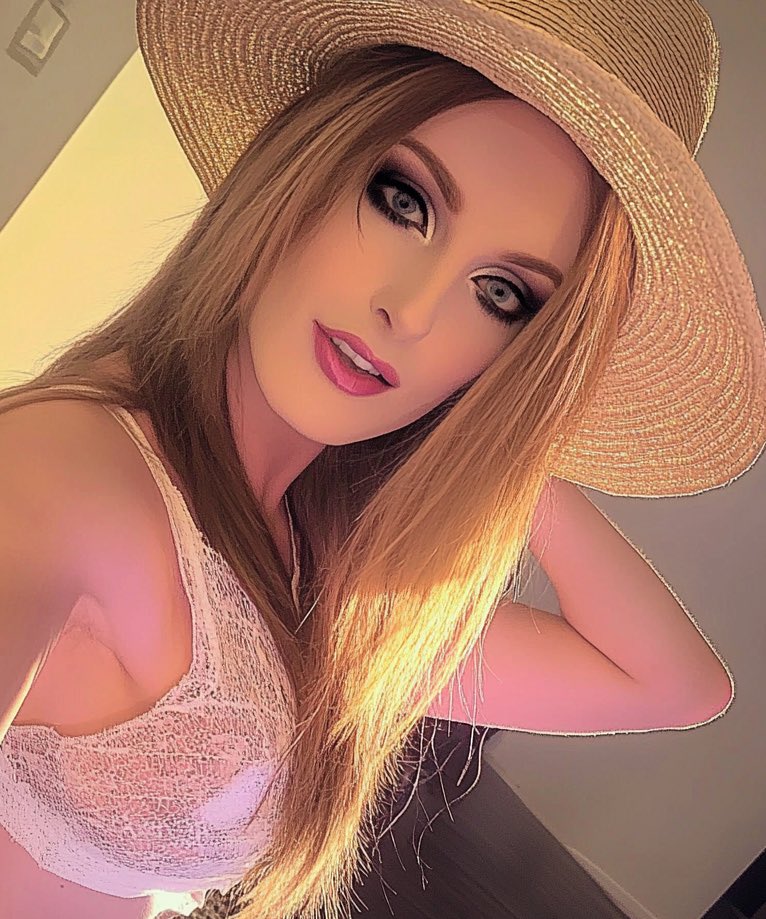 TransDatingLove's tweet photo. I’m honestly just someone who enjoys genuine conversations and being around people who feel easy to talk to. https://t.co/wPZCdZjSe0