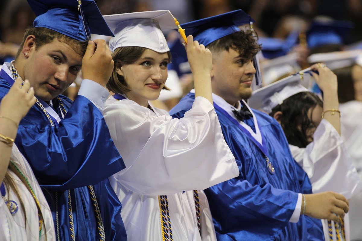FTSchools's tweet photo. This is the Class of 2026!

It was a delightful night for the 132nd @FTHighlandsHS graduation inside Truist Arena at NKU.  Congratulations to all!

@FTSUPT https://t.co/fuWuirzgQ7