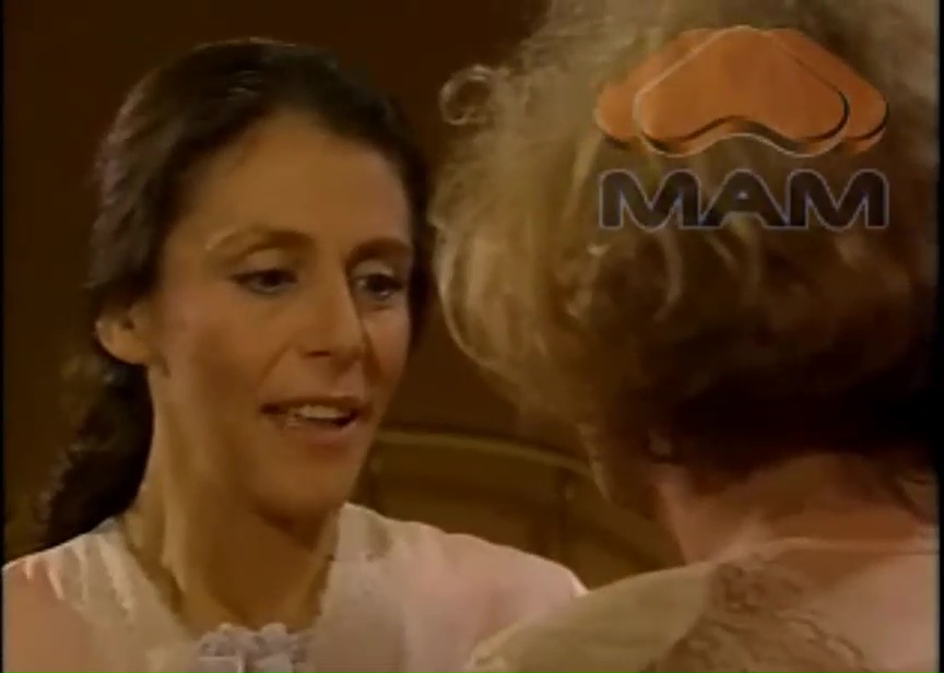 proxmubi32's tweet photo. Camila tiene que seguirle el juego a su madre que por el shock cree que su esposo sigue vivo, mientras ella vive su propio duelo.  #Atrapada https://t.co/yPL8o65sJ8