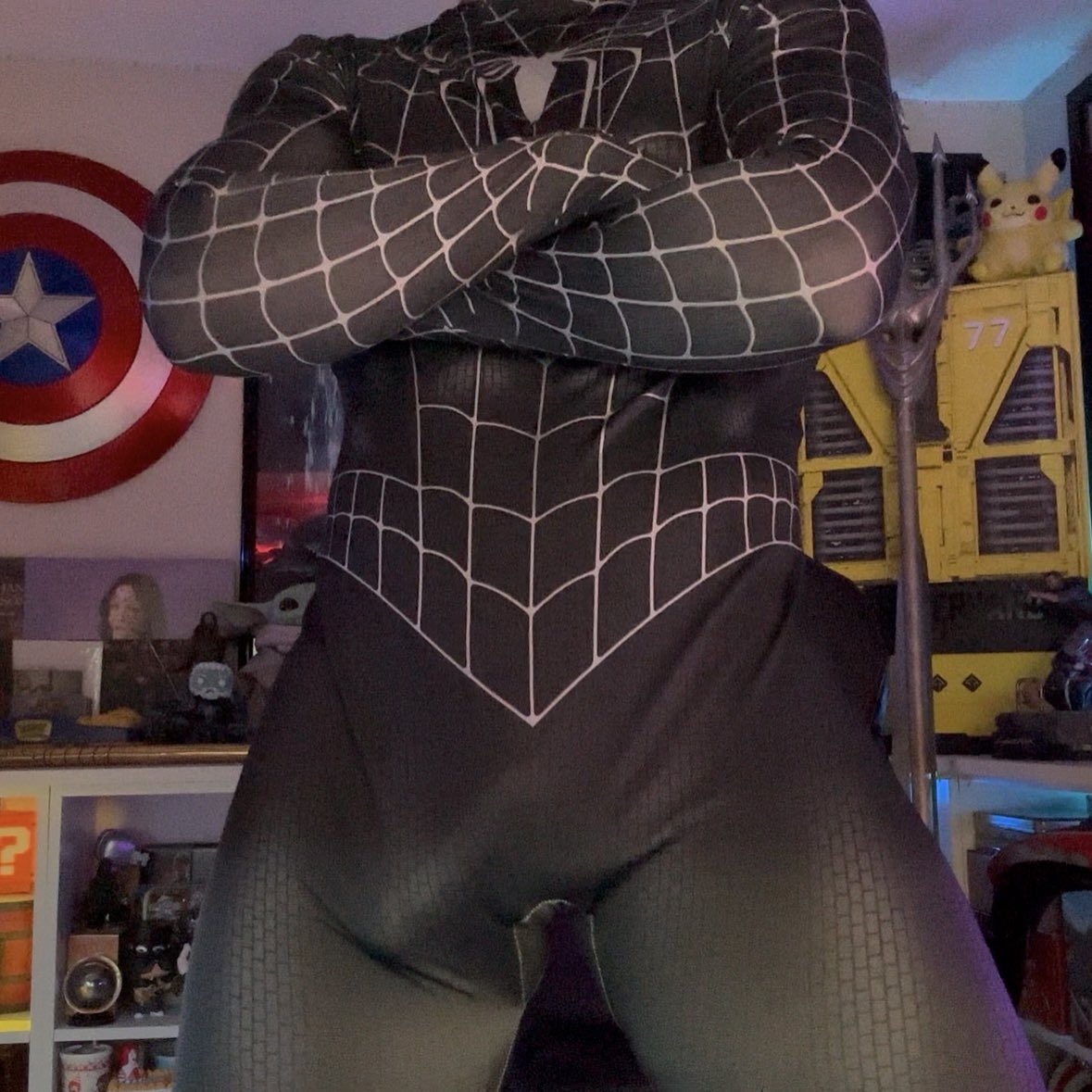 urhornybfxo's tweet photo. New pinned, on my freak shit😈

♛ 26
♛ 6’2”
♛ he/him 
♛ gamer
♛ titty lover
♛ always horny
♛ Dms always open

♡ + ↻ to be moots! https://t.co/MVmPm5Sm67