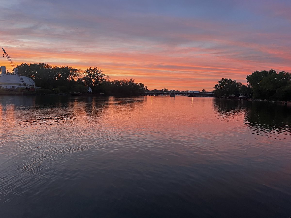 dpbuffalo's tweet photo. Another great sunset @CityOfTonawanda https://t.co/YbrU4xUrqD