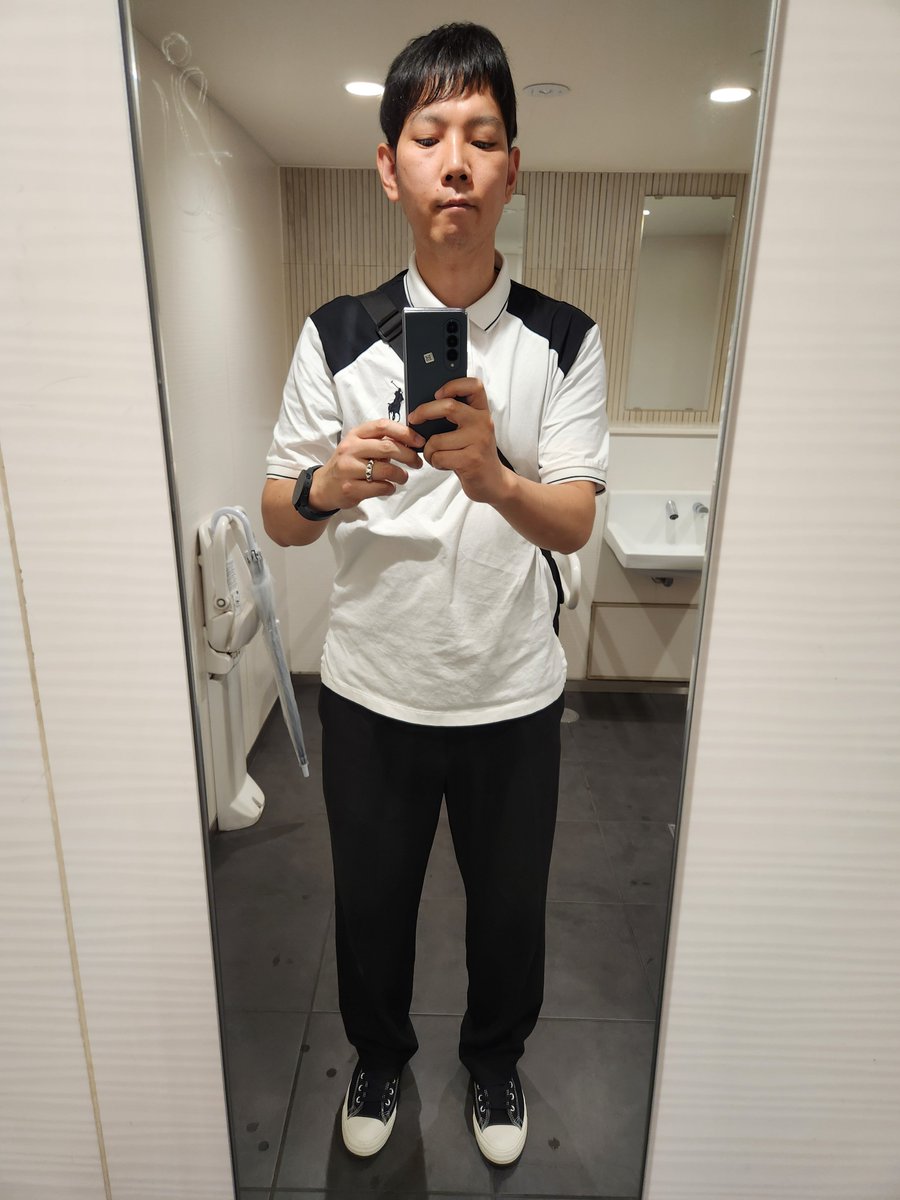akkunn_akkunn's tweet photo. #今日のコーデ。#新作 の #古着 の  #ラルフローレン の #ビッグポニーUSピマポロシャツ に #ユニクロ の #タックワイドパンツ、#コンバース の ALL STAR #BACKZIP HI 。
今日は #出社日！  やっと出会えたラルフローレンの #ポロシャツ で行く！
最近調子悪くてすいません😣💦 https://t.co/TIWRVucw5W