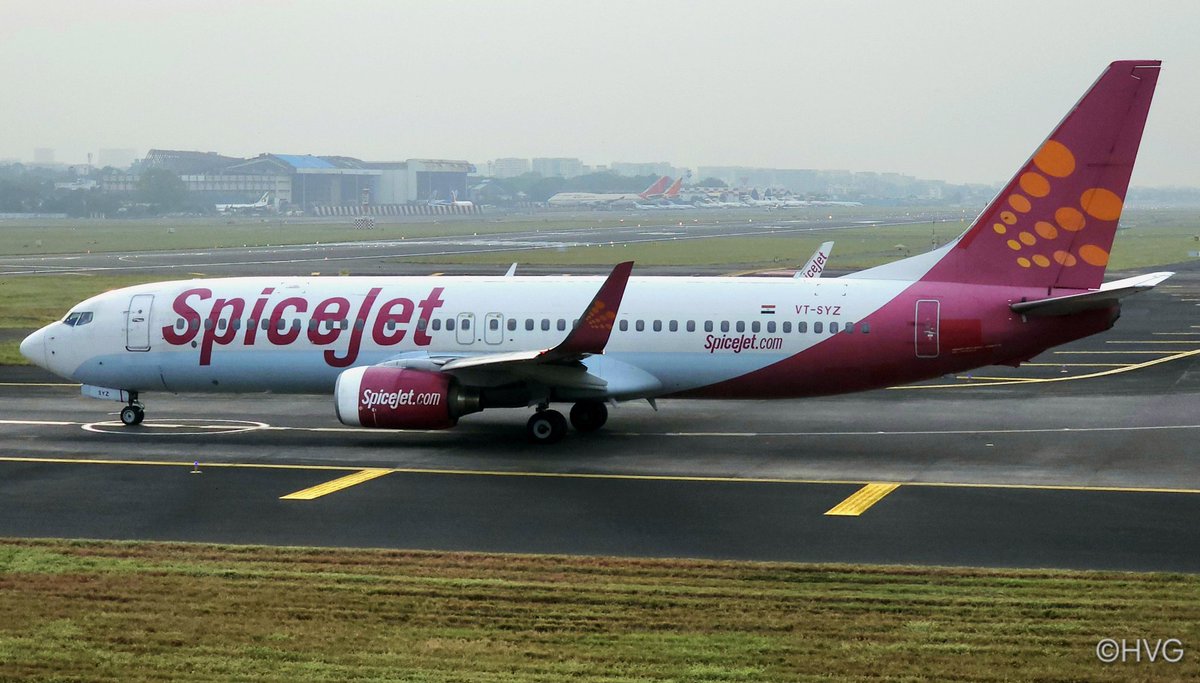 HPaals's tweet photo. SpiceJet's ex-Jet Airways Boeing 737-800 VT-SYZ in BOM
Built 2007 Config 186Y

Flown for Jet as VT-JGV in 12J-156Y config https://t.co/ljHrI2PqWK