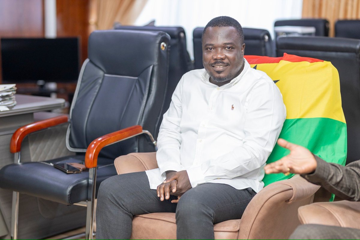 bonorcc's tweet photo. A delegation of chiefs paid a courtesy visit to Joseph Addae Akwaboa ahead of the 60th birthday celebration of Osagyefo Oseadeeyo Dr. Agyeman Badu II. #BonoRegion #TraditionalLeadership #Ghana #Dormaahene https://t.co/2FSPTX4WKD