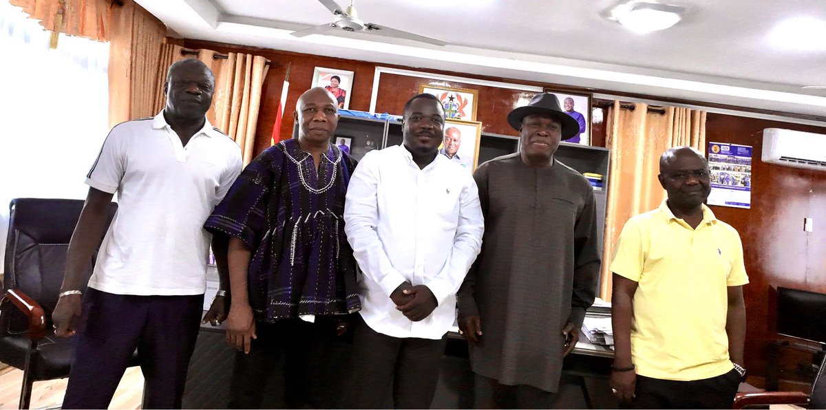 bonorcc's tweet photo. A delegation of chiefs paid a courtesy visit to Joseph Addae Akwaboa ahead of the 60th birthday celebration of Osagyefo Oseadeeyo Dr. Agyeman Badu II. #BonoRegion #TraditionalLeadership #Ghana #Dormaahene https://t.co/2FSPTX4WKD