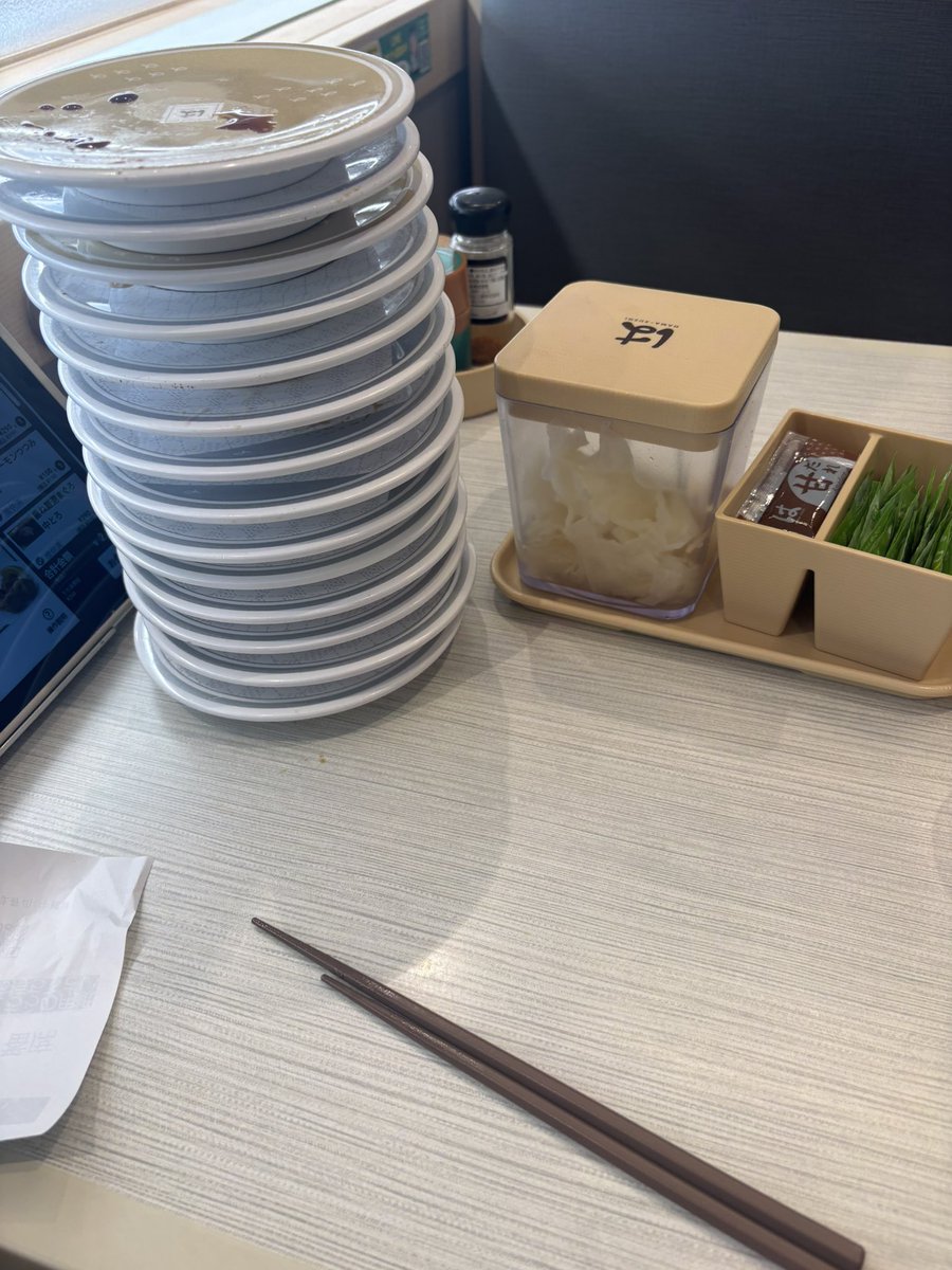 JA98648576's tweet photo. 寿司！食ってきた https://t.co/opbQSX8Iv2