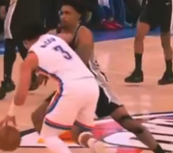 DaBearsH1M's tweet photo. @okc_fan7 @exlaws24 @HouseLowlights you want me to zoom in some more you idiot https://t.co/dnbHdf5yRr