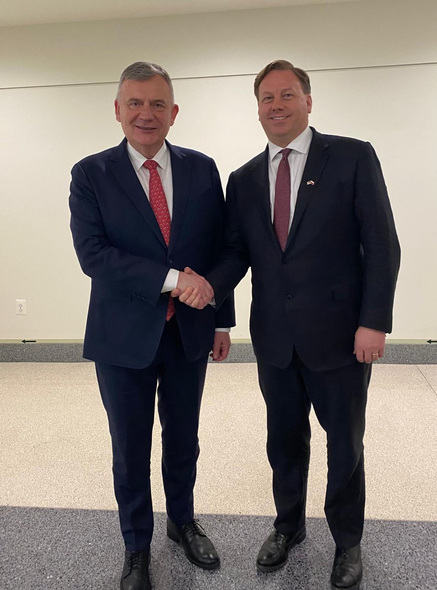 pawelbejda's tweet photo. W 🇺🇸 o bezpieczeństwie, współpracy i modernizacji Sił Zbrojnych 🇵🇱

Odbyłem ważne spotkania w Waszyngtonie z:
• Michael Duffey - Podsekretarz Wojny ds. zakupów i utrzymania;
• Thomas DiNanno - Podsekretarz Stanu ds. kontroli zbrojeń i bezpieczeństwa międzynarodowego;
• Mary Beth Morgan - pełniąca obowiązki Dyrektor Agencji Współpracy Obronnej.
Rozmowy dotyczyły rozwoju współpracy obronnej w zakresie transferu technologii,  zdolności obsługowo-remontowych, a także perspektyw dystrybucji sojuszniczej produkcji zbrojeniowej w kontekście koncepcji NATO 3.0.

@MON_GOV_PL @Defence24pl @WarNewsPL1 @Polska_Zbrojna @PortalObronny