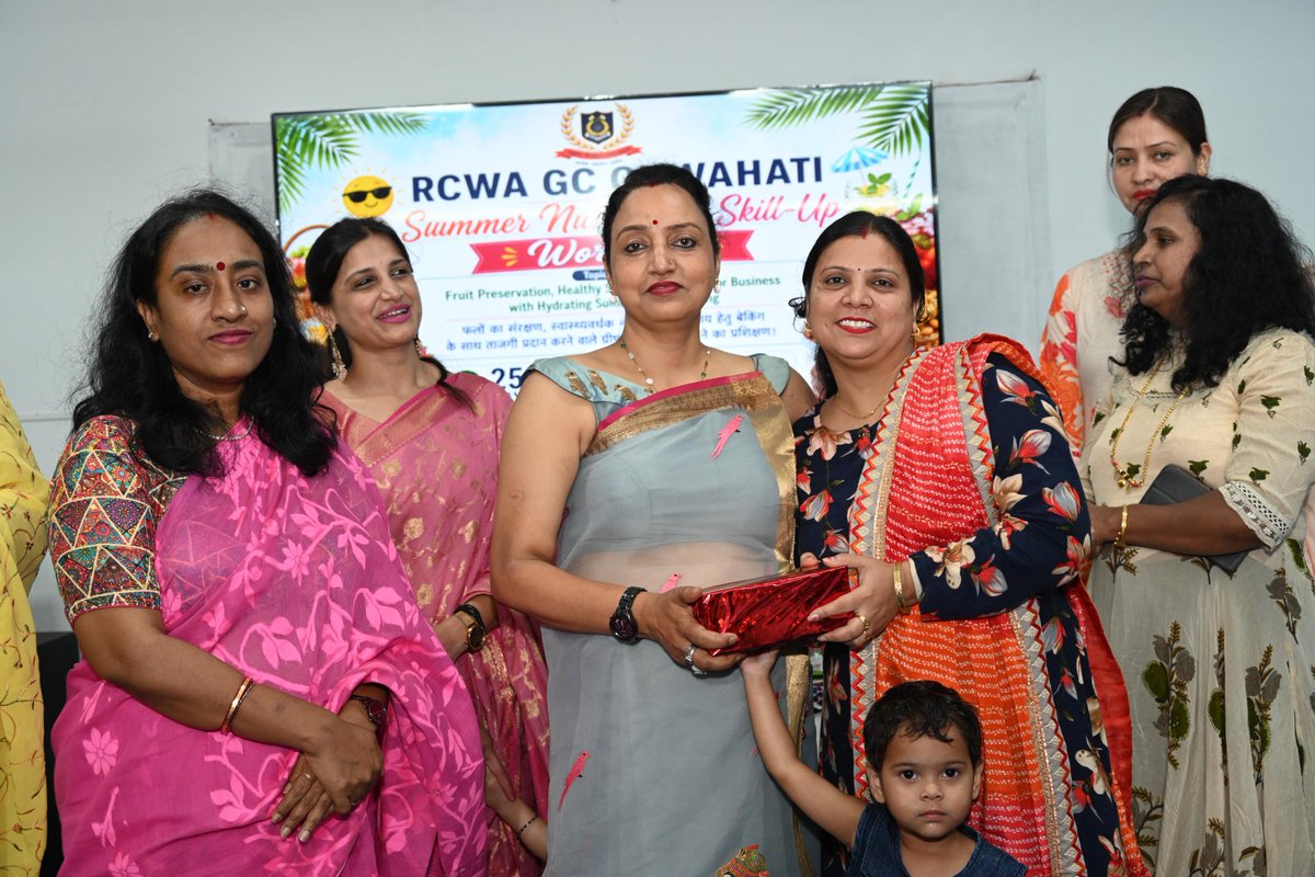 GCCRPFGTY's tweet photo. RCWA GC GTY organised A *Summer Nutrition &amp; Skill-Up Workshop*
Live demos on fruit preservation, healthy snacks, baking for entrepreneurship &amp; refreshing summer drinks.  
Enthusiastic participation all around learning new skills for healthier living &amp; self-employment. 
@cwacrpf https://t.co/OyEWhmPivu