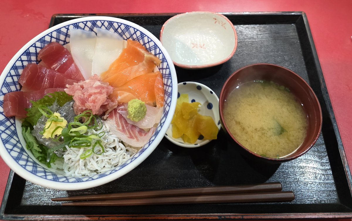 Hydrangea_Geo's tweet photo. 海鮮丼(*´ー｀*) https://t.co/vKyqR4LGR3