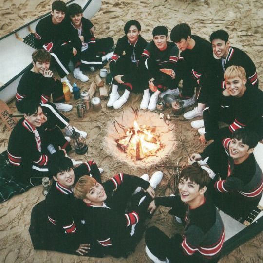 urijihancheol's tweet photo. @jajeanmyeon @hantteugeowo @Hanie_doljjong @joshushushujii_ 

DIAMOND LIFE IS FOREVER
#돌고돌아_11주년_영원할_세븐틴캐럿
#11YearsWithSEVENTEEN
@pledis_17 https://t.co/bQkkZ9iB5H