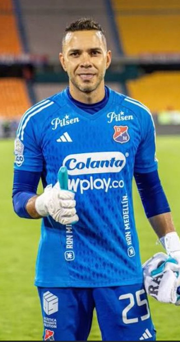 Álvaro tweet media