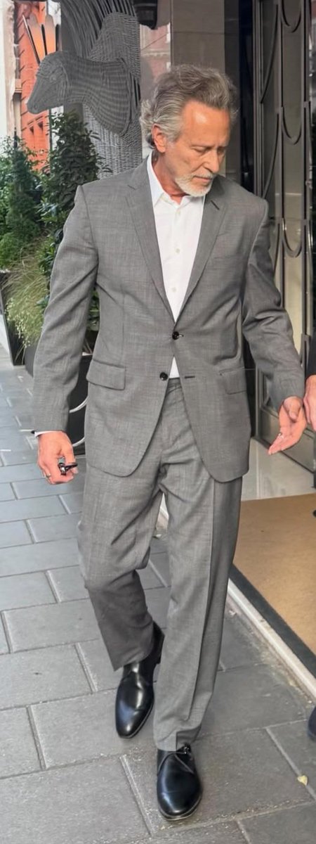 ChiefEDDoc's tweet photo. Sharp dressed man https://t.co/hnmn3K8jD0