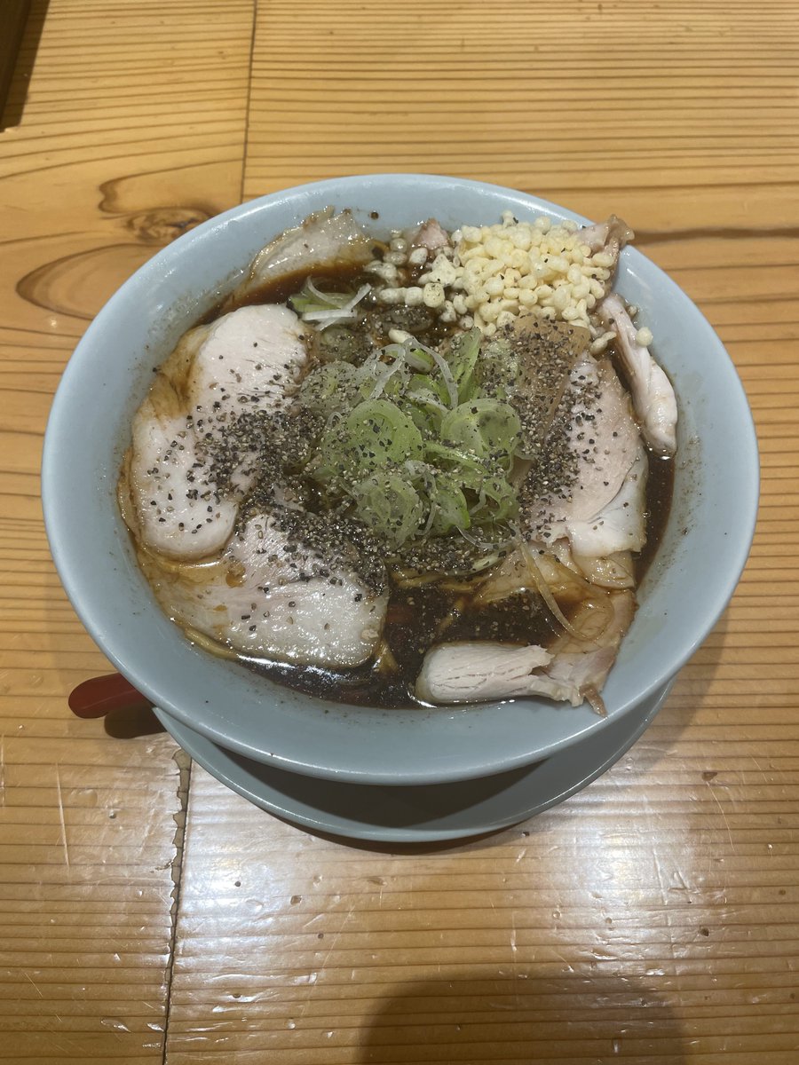 watabo33's tweet photo. ブラックラーメン3品🍜

1.山形ブラック　無双庵
2.富山ブラック　ガッツリ！えびすこ
3.郡山ブラック　郡山中華そばしょうや https://t.co/psb2aiGYkI
