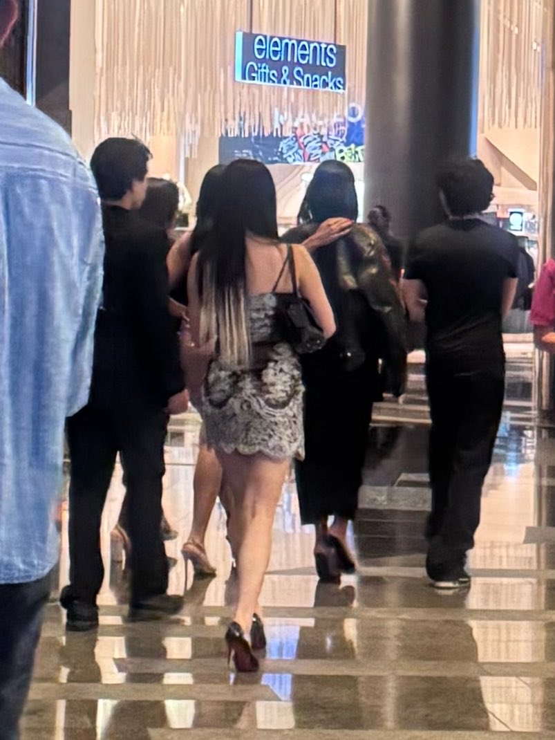 aeseann's tweet photo. no way i saw lara and sophia walking across my face and my drunk ass could not lock in tryna pronounce patesserie and saying rotisserie this is def a core memory https://t.co/MW7OLLWxyZ