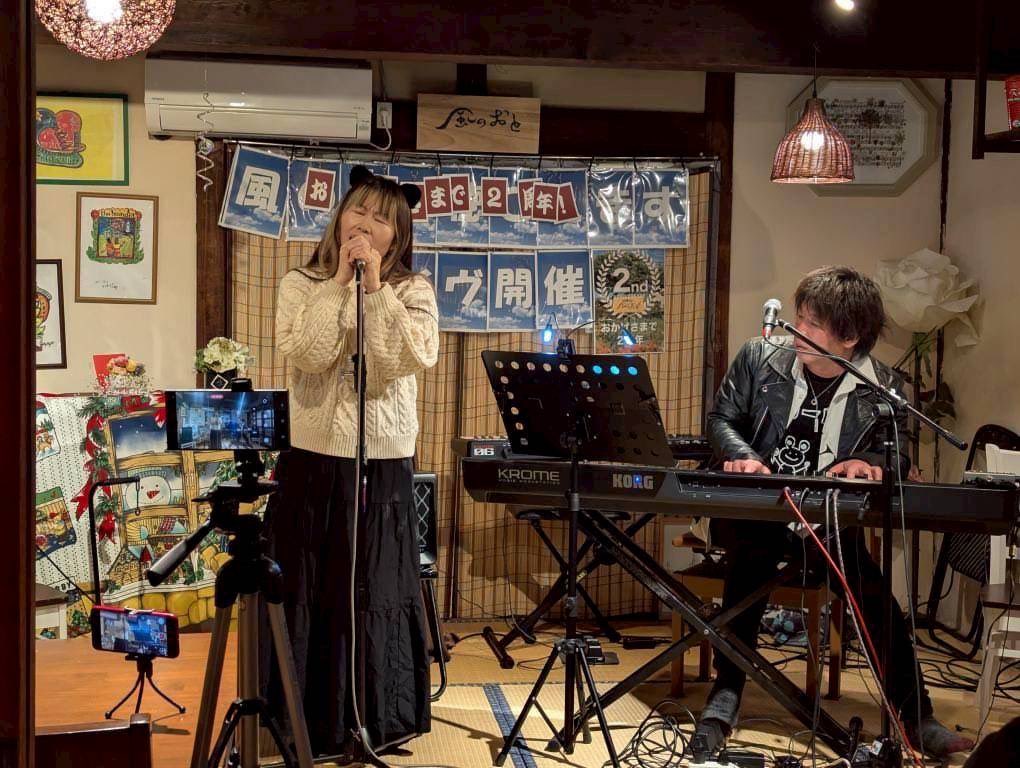 flu_wa's tweet photo. NEXT LIVE.

6/7(日)風の音
https://t.co/tjLVMxWAR9
【イベント】「風の行方 vol.3」
【OPEN/START】16:30/17:00
【CHARGE】¥1,500(別要order)
【ACT】flu-wa/テッペー/The Bettys/ましろの月/のぶロック2/KITA坊主

田園風景の中にある、落ち着いた古民家カフェでのライブです🎵

お楽しみに😊 https://t.co/MtMtMMtmCy